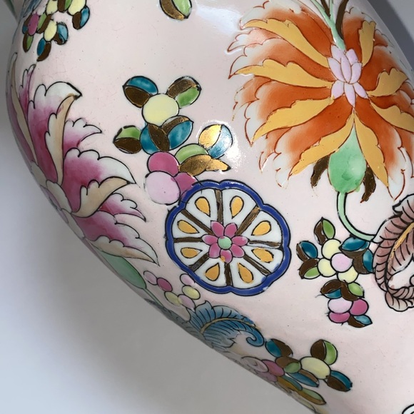 Vintage Chinese Floral Porcelain Vase 10.5" High Handpainted - Picture 6 of 10